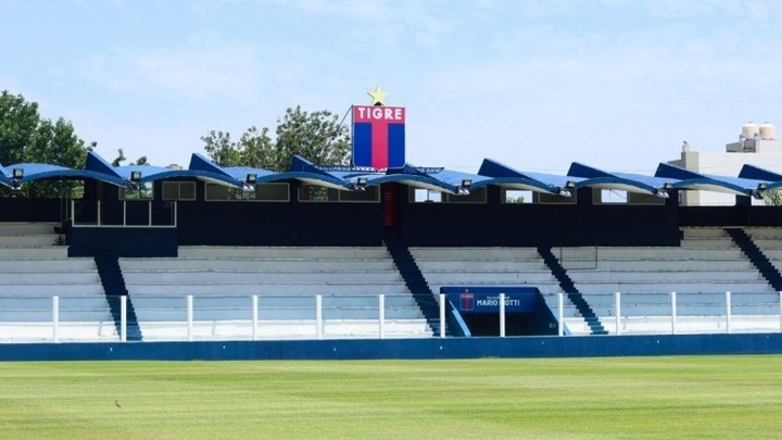 Don José Dellagiovenna, estadio de Tigre.